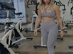 cô ấy muốn có súng v ...