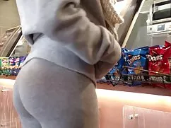 Thẳng, mẹ và con gái ...