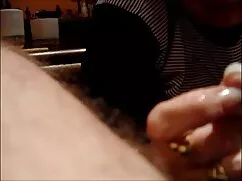 Bà đẩy cô mông trong ...