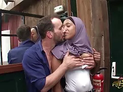 Đẹp Tucker McLean th ...