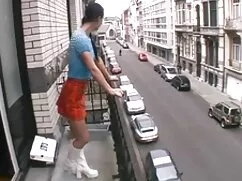 Cô kính vung trom ch ...