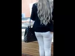 Kellnerin Nach Feier ...