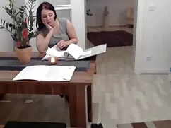 Y tá muốn vung trom  ...